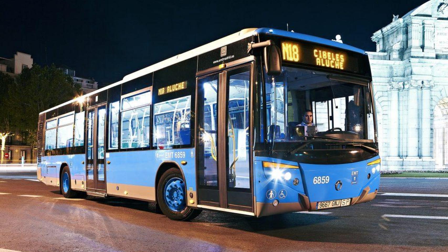 Madrid pone en marcha un nuevo bus nocturno para conectar Avenida de América con el aeropuerto de Barajas