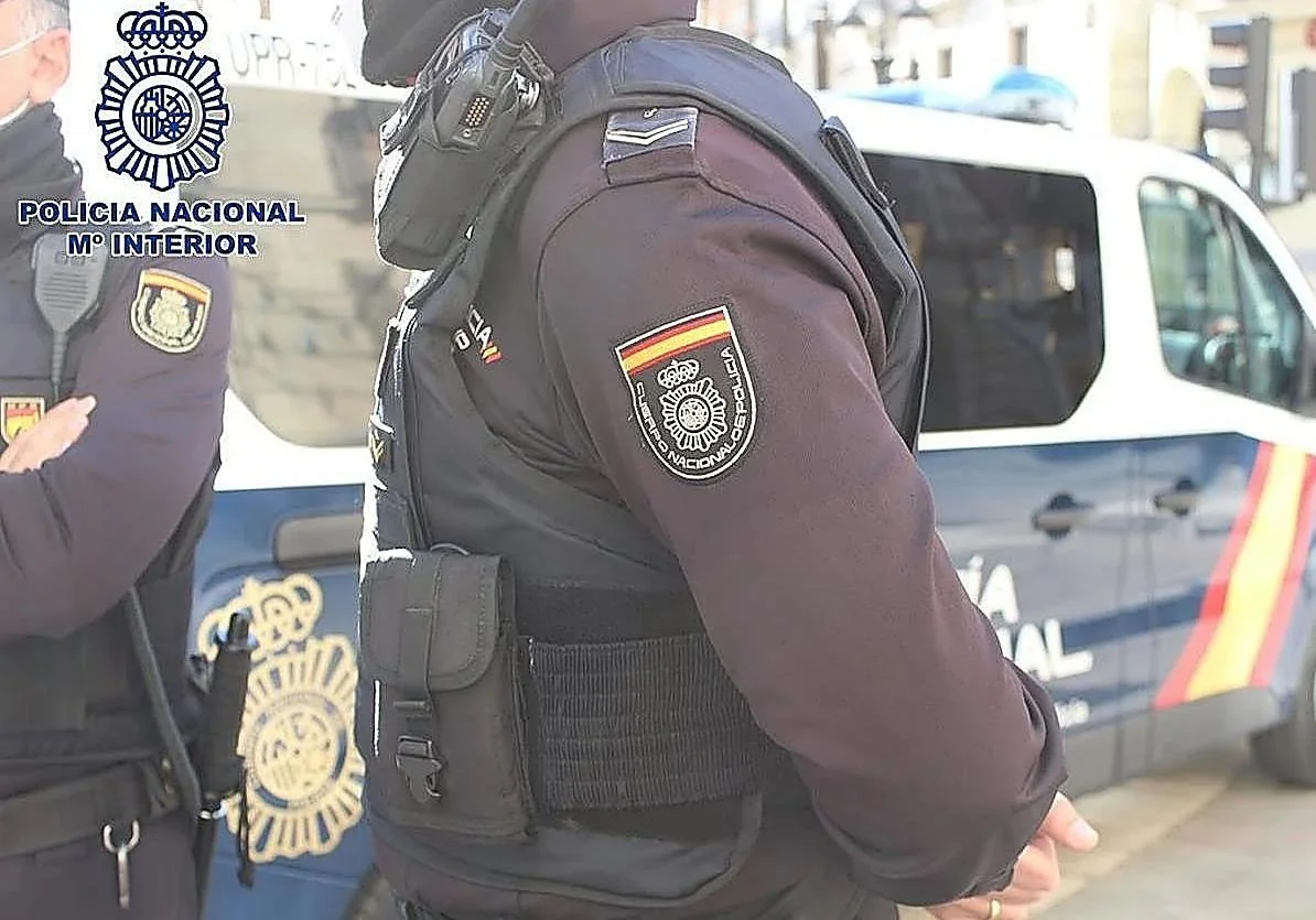 Una niña de 13 años apuñala a su madre en Motril