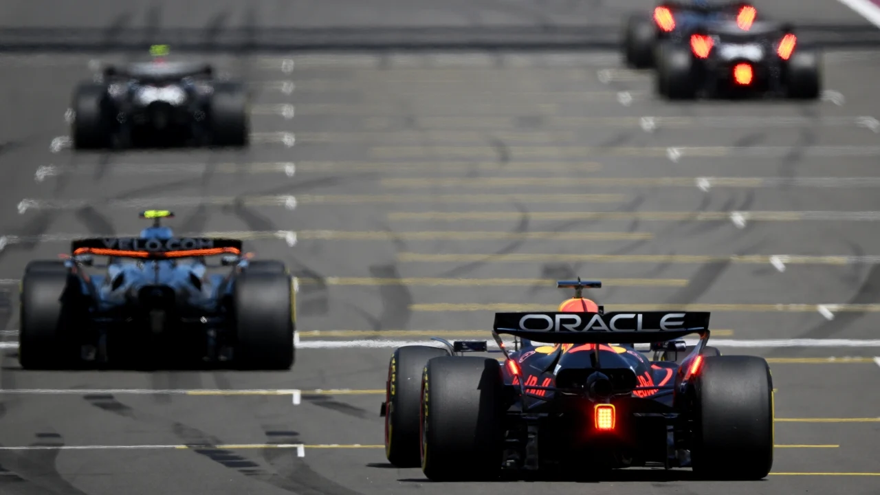 A la F1 también le aburren los viernes de los grandes premios y ya valora nuevos formatos