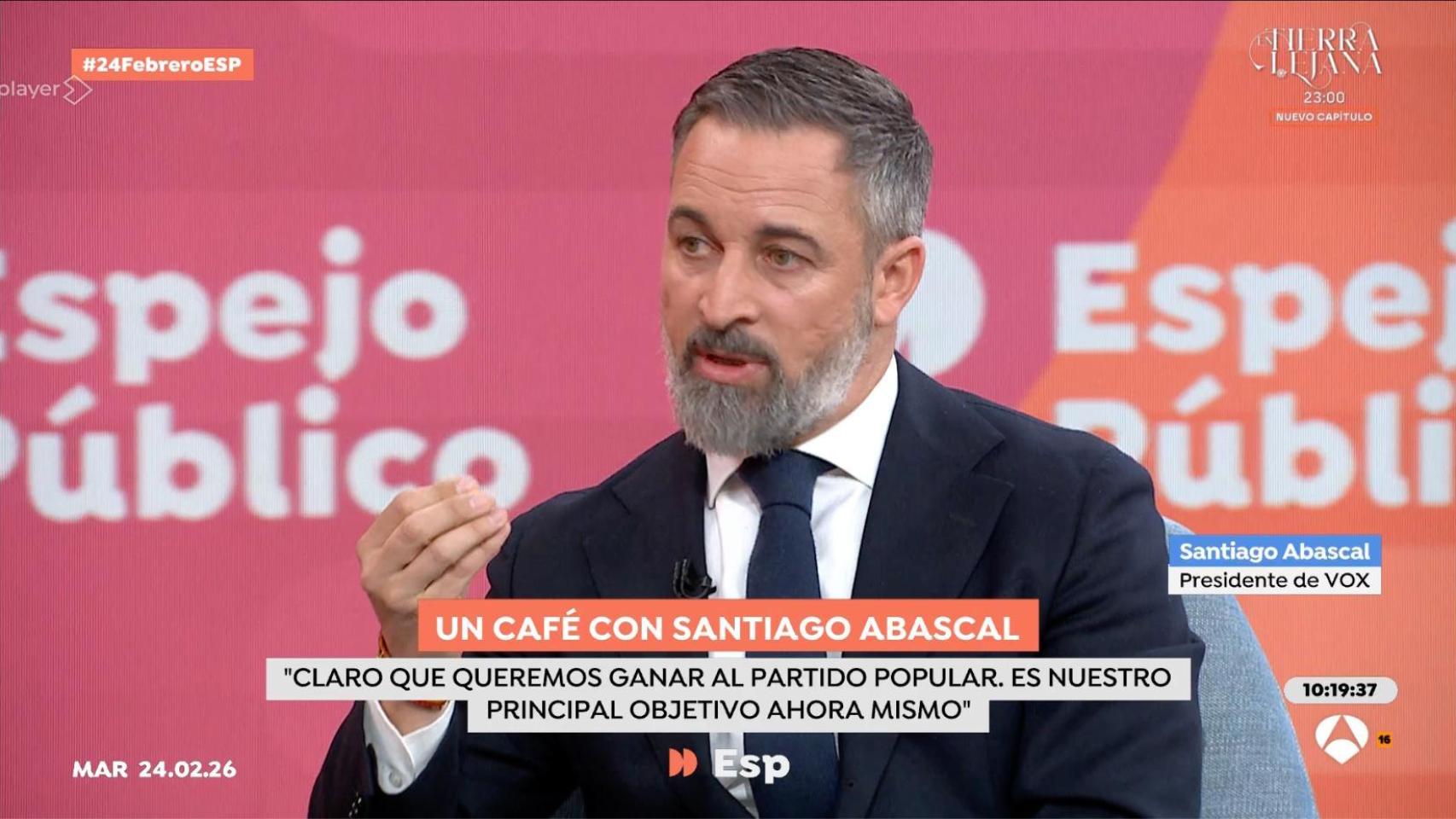 Abascal dice que el diálogo con Feijóo "empieza con mal pie": "Molesta que insinúe que Vox no respeta el Estado de derecho"