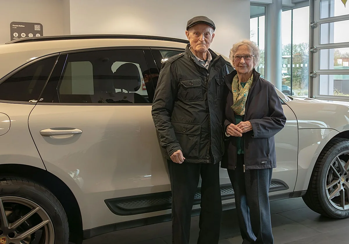 Setenta años de amor y un Porsche a los noventa: la aventura sin edad de los Evans