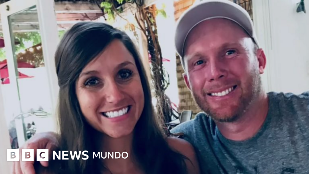 El juicio en EE.UU. a una mujer que escribió un libro sobre la muerte de su esposo y que está acusada de haberlo asesinado