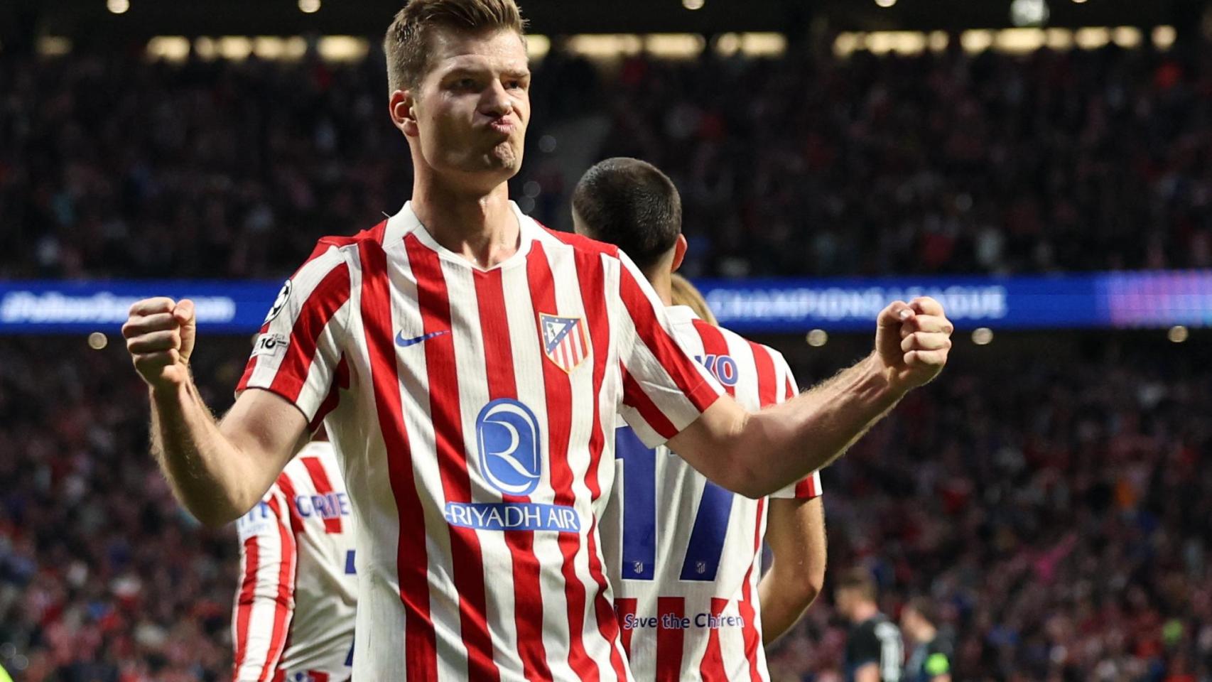 Sorloth firma una noche memorable y lidera el pase del Atlético a los octavos de final de la Champions League
