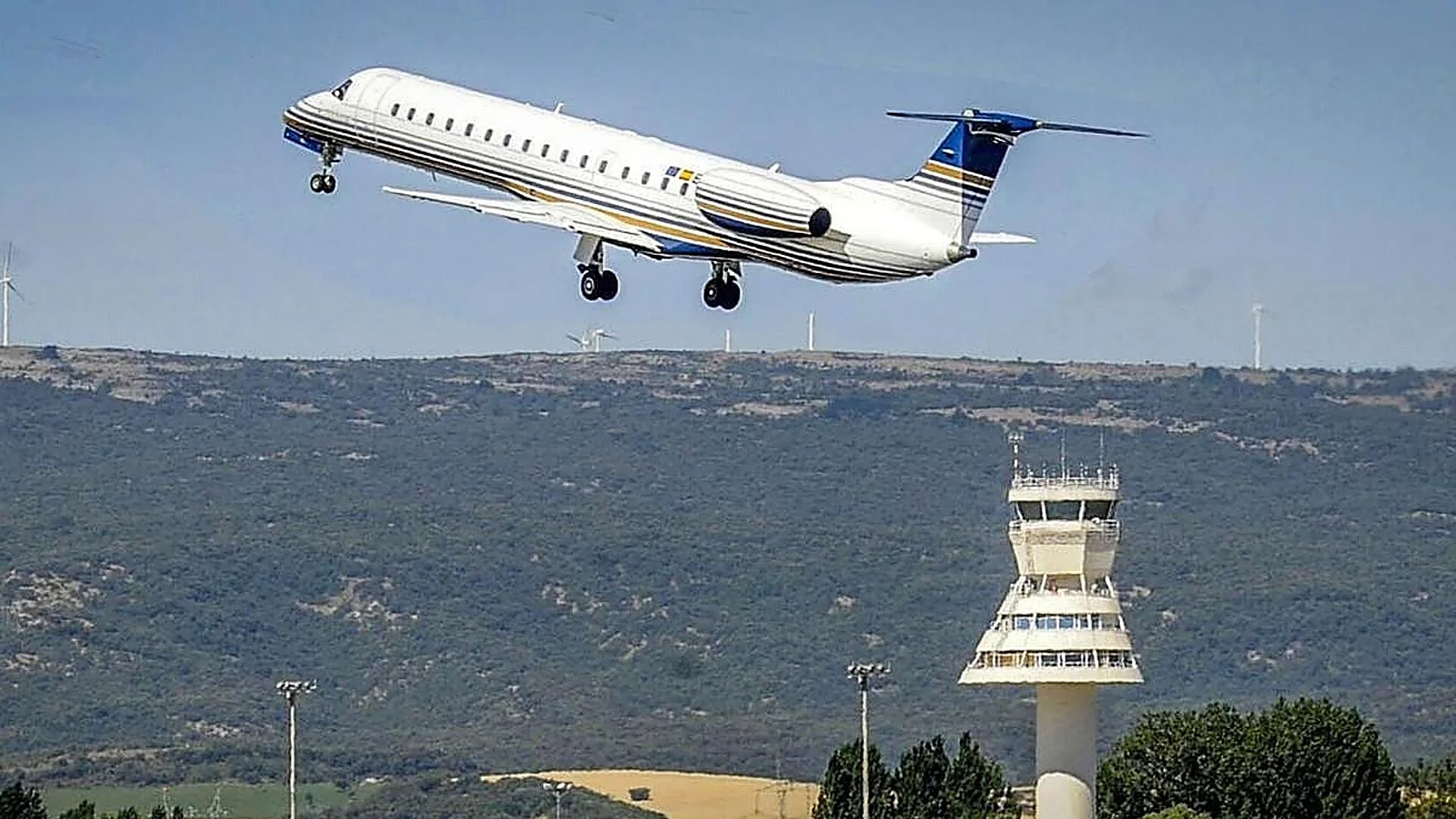 Spanish airports shatter records with 321 million passengers in 2025