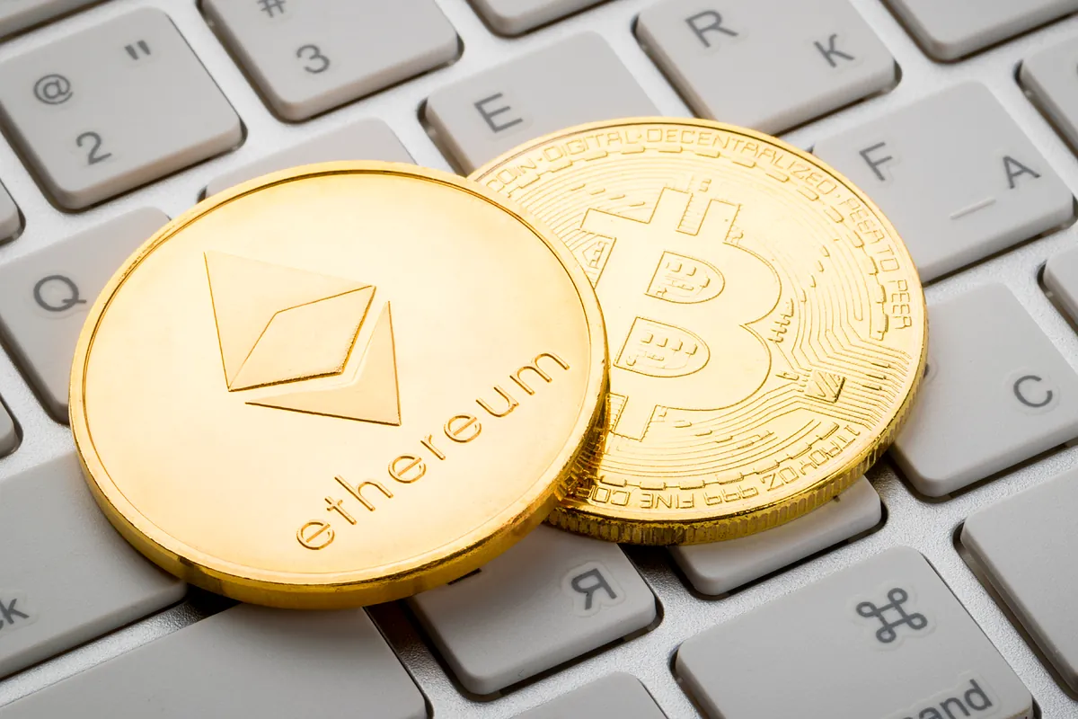 El bitcoin recupera los 66.000 dólares y ethereum sube un 7%