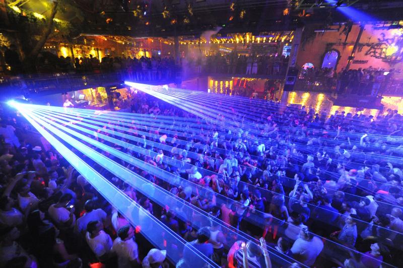 Polémica con el uso del Bono Cultural Joven para pagar en discotecas: el Gobierno avisa de posibles sanciones