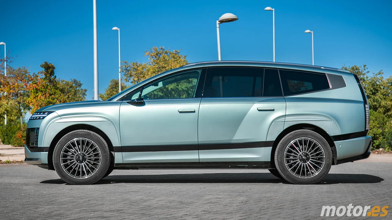 Cuesta la mitad que un Mercedes o BMW y es igual de bueno, el IONIQ 9 baja 5.700 € y deja a sus rivales sin argumentos