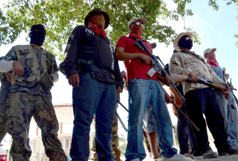 El 'río de hierro'; así nutren los cárteles de la droga de México sus arsenales con armas estadounidenses