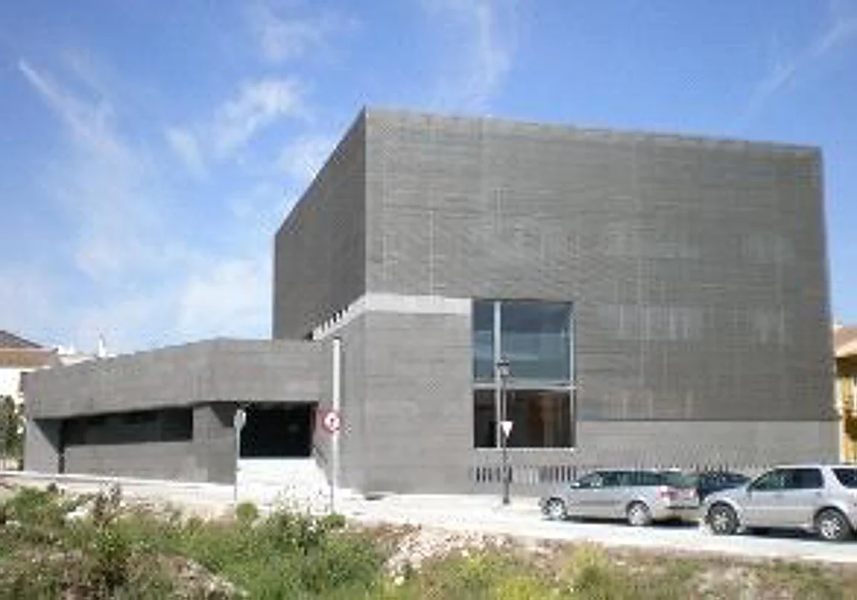 Los juzgados de Coín vuelven al boli y al papel al quedarse sin Internet durante cuatro días