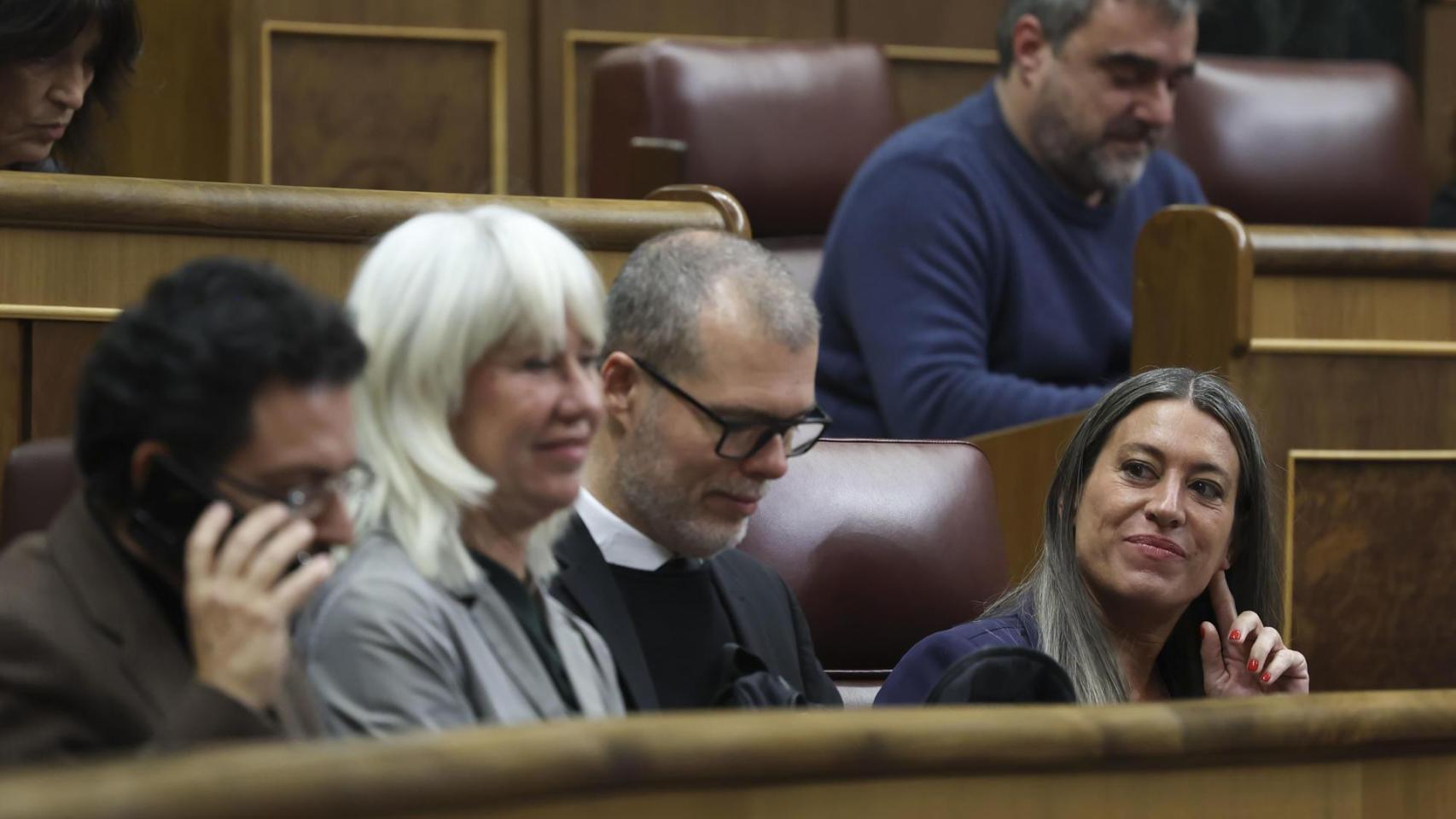 Junts le tumba a Sánchez su "escudo social" en un pleno muy tenso que fractura la relación del PSOE con Puigdemont
