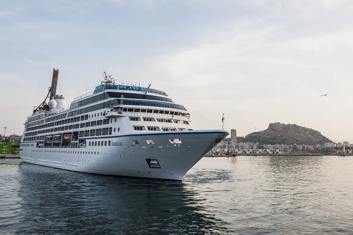 Alicante prevé batir su récord con más de 350.000 cruceristas este año