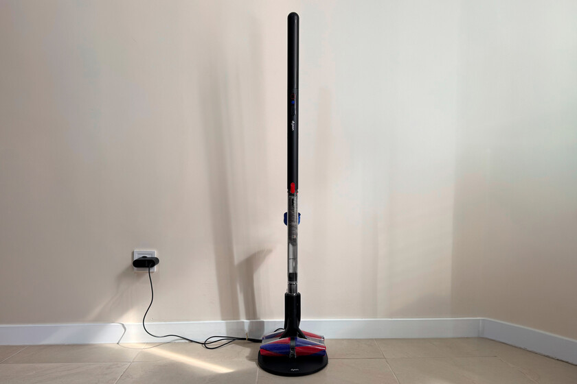 Dyson PencilVac Fluffycones, análisis: la nueva aspiradora de Dyson apuesta por el minimalismo y eso cambia la forma de entenderla