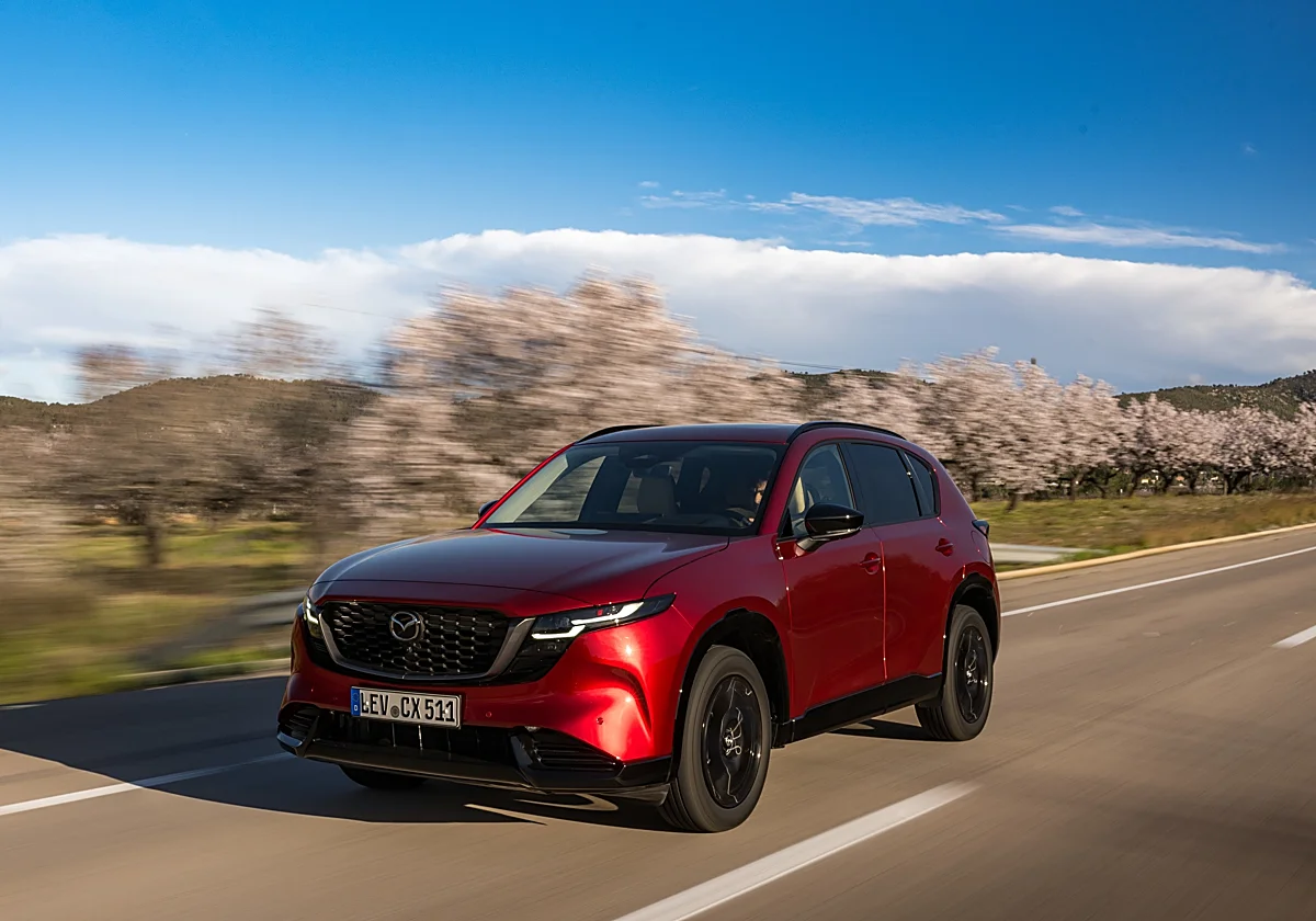 Mazda CX-5 2026: más grande, más barato y menos botones