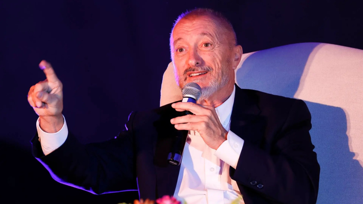 Reverte y la marcha del rey emérito: "Lo acaba de decir Alsina y estoy de acuerdo"