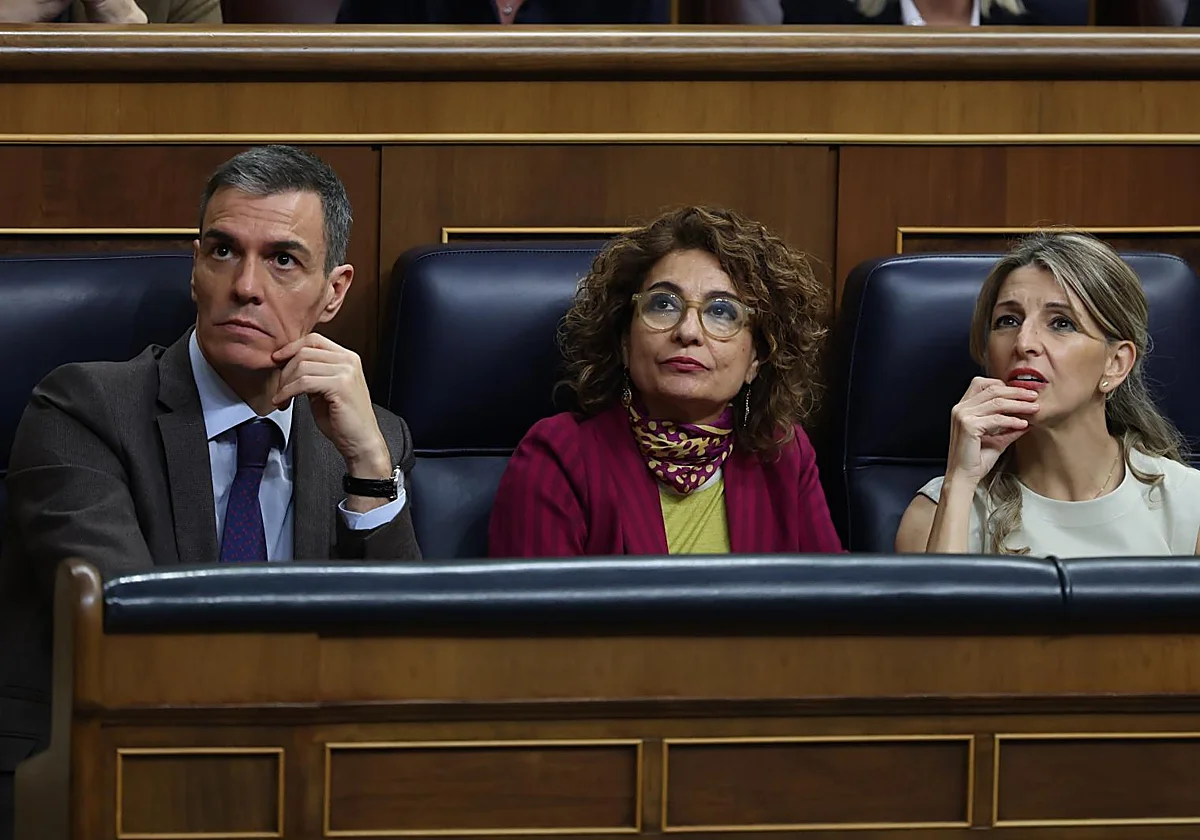 El Gobierno estudia cómo reflotar el escudo social tumbado por Junts y defiende la «viabilidad» de la legislatura