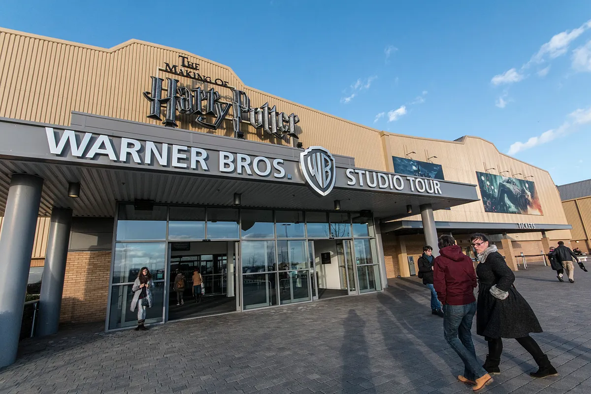 Paramount se asegura la compra de Warner Bros tras la retirada de Netflix