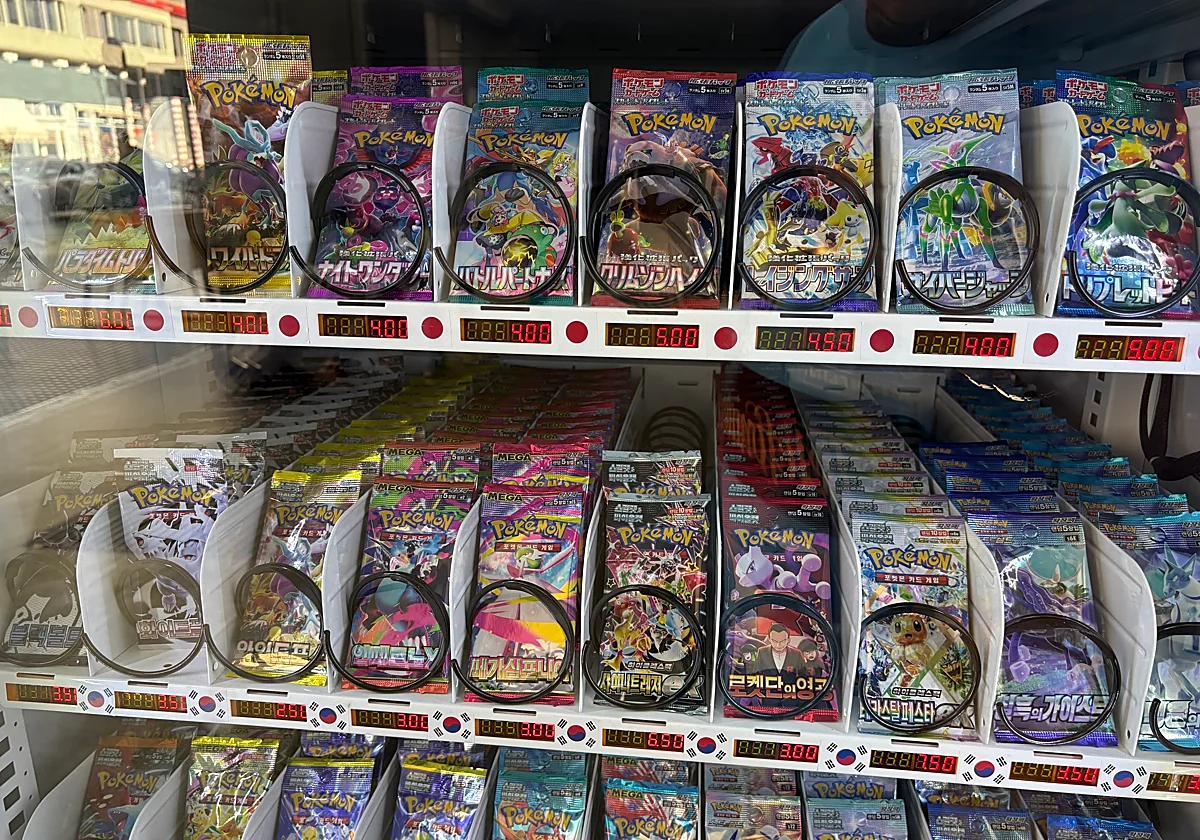 Fiebre Pokémon en Málaga: de máquinas expendedoras a tiendas exclusivas