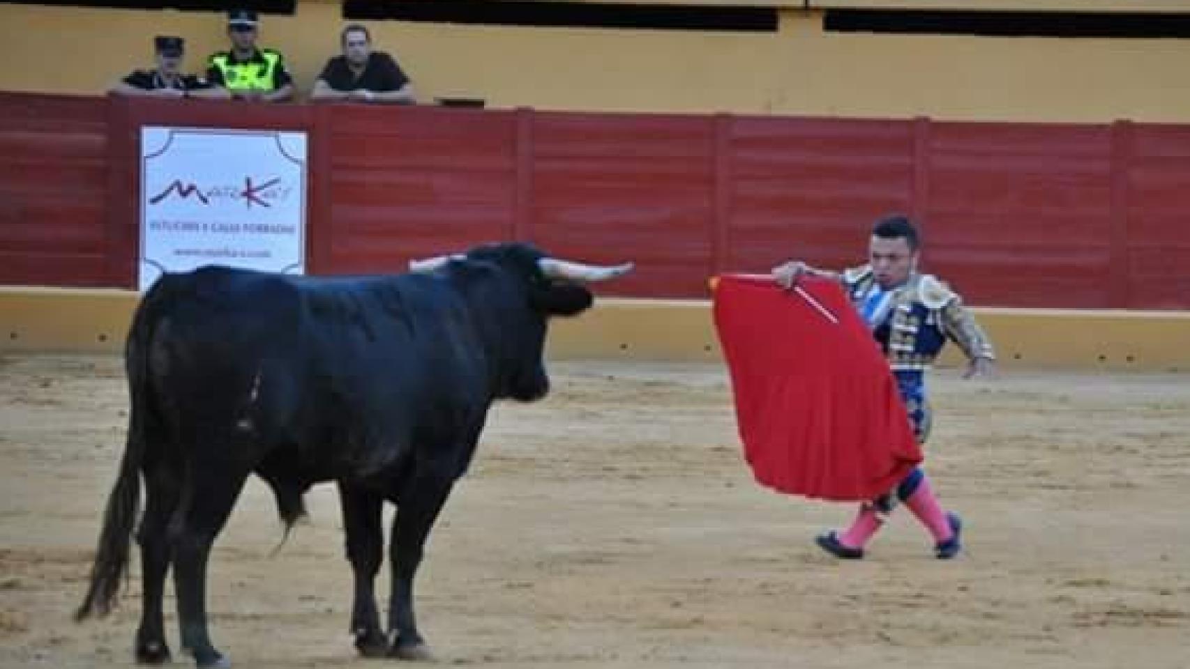 Misterpeke, artista con enanismo, defiende su trabajo en fiestas privadas: "No me van a quitar lo que me da de comer"