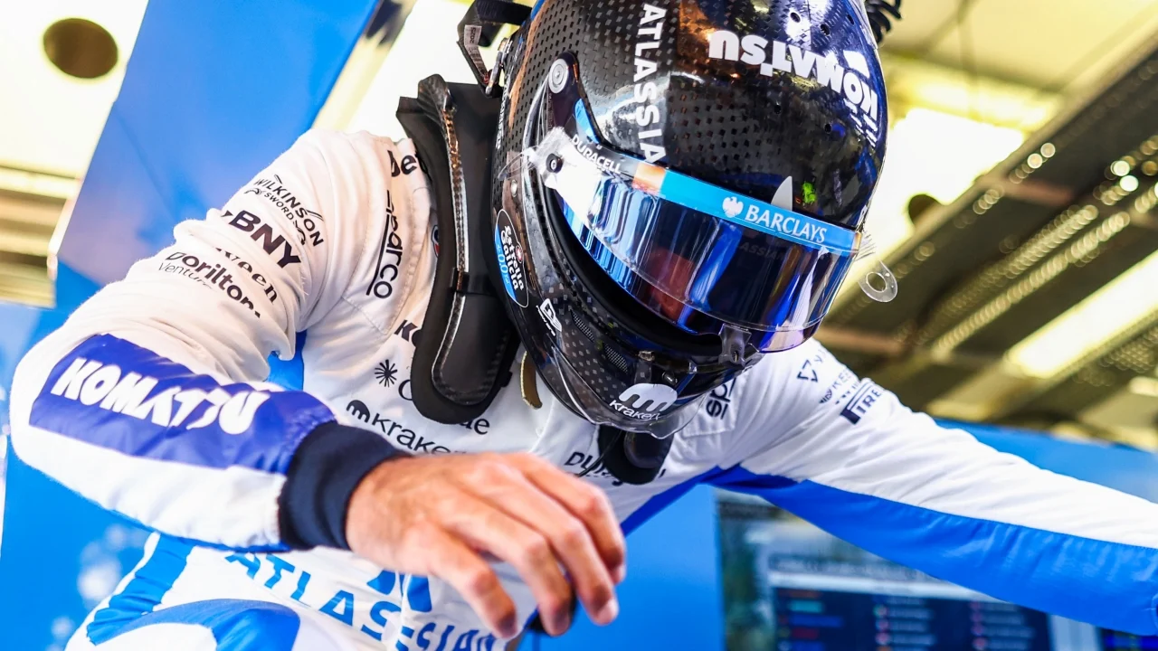 Sainz cuestiona la actitud de Verstappen, Hamilton o Alonso: “Tirar piedras contra tu propio tejado no es muy inteligente”