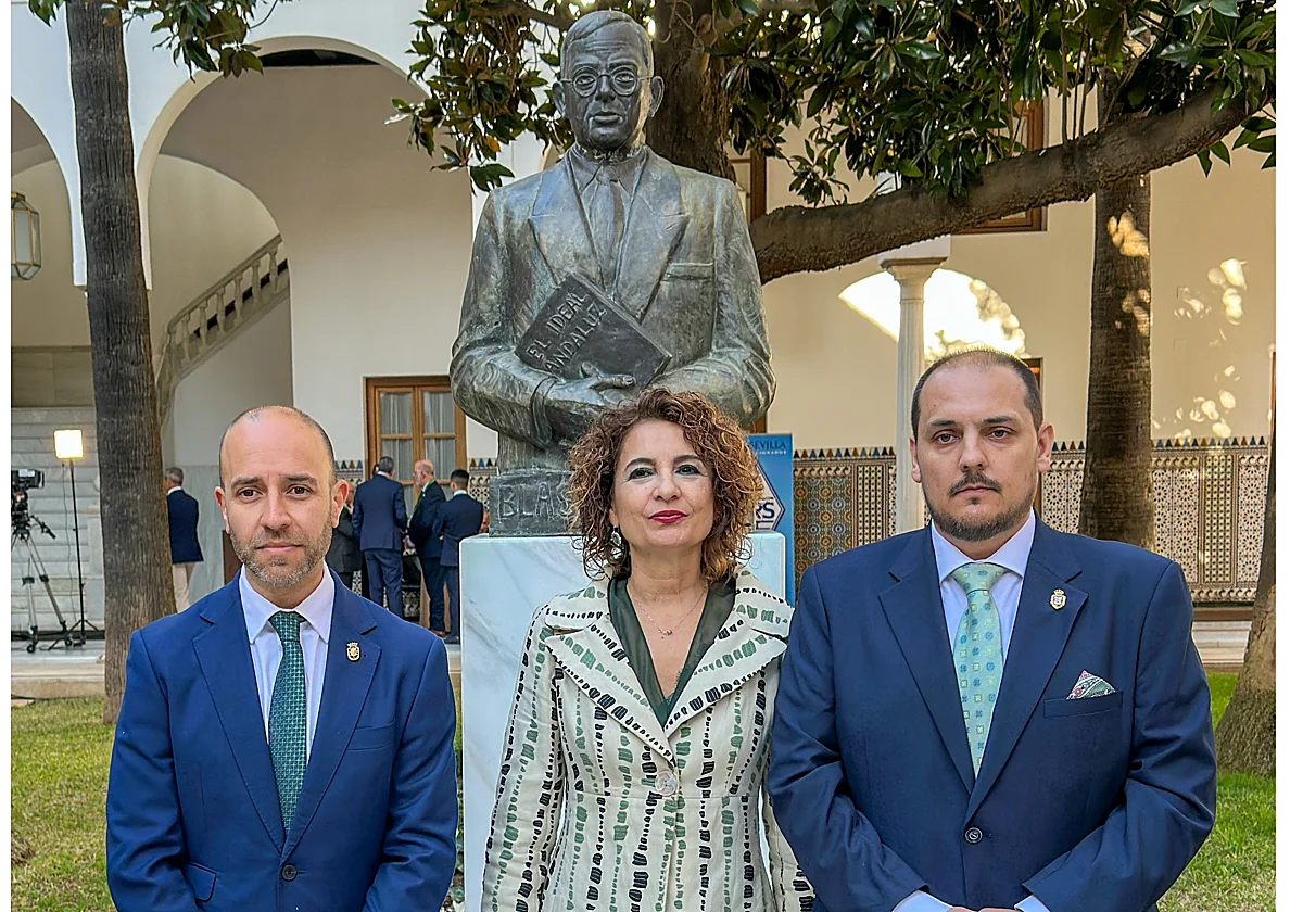 Montero reivindica los servicios públicos en el 28F frente a la «privatización y autobombo» de Moreno