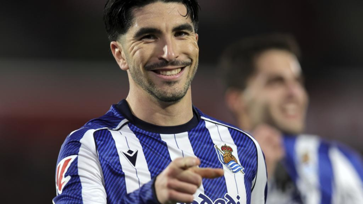 Carlos Soler: "Tal y como empezó veíamos muy lejos luchar por Europa, pero hicimos un cambio"