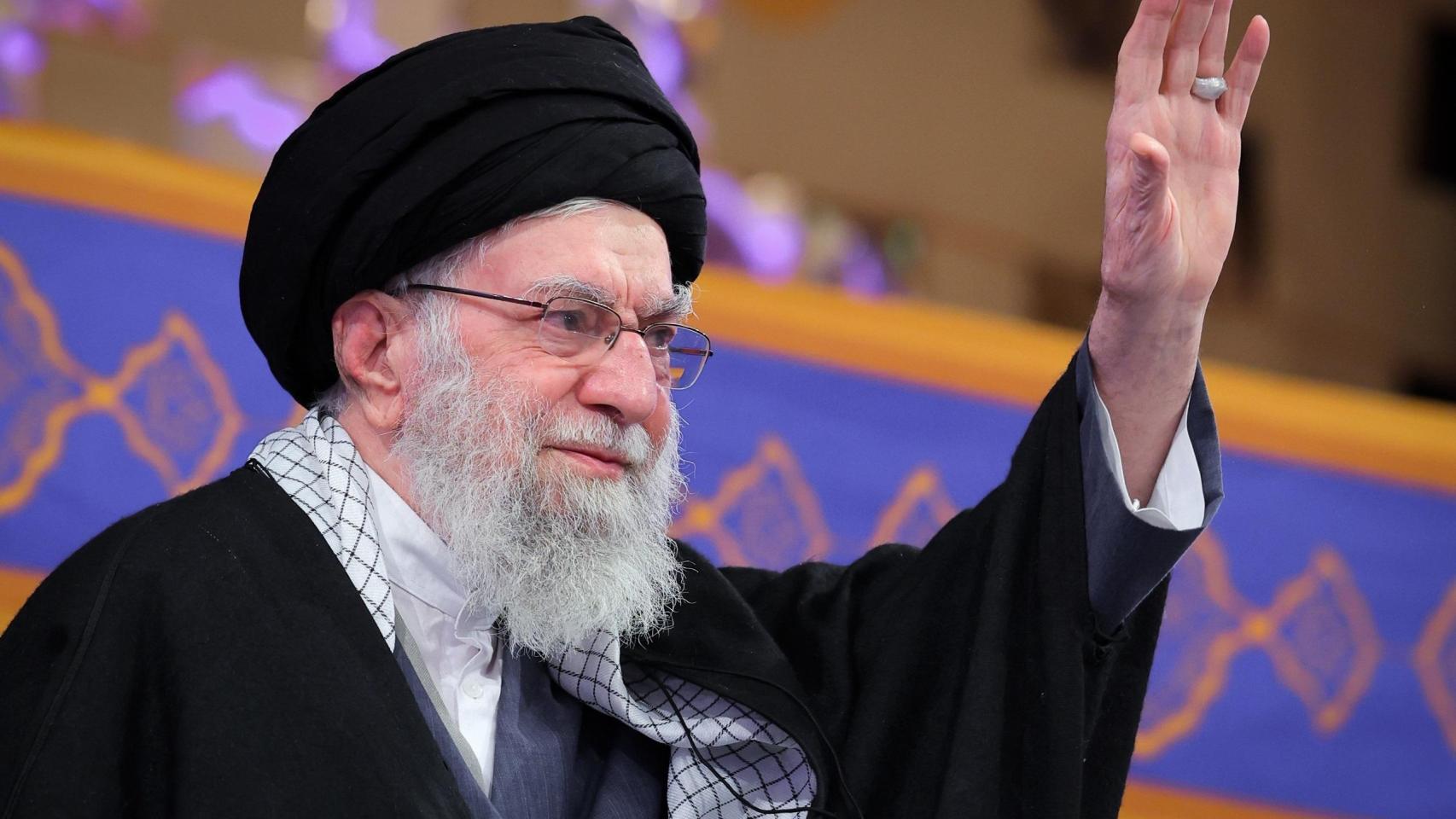 Alí Jamenei, el heredero de Jomeini que se convirtió en el arquitecto de la militarización de la República Islámica de Irán