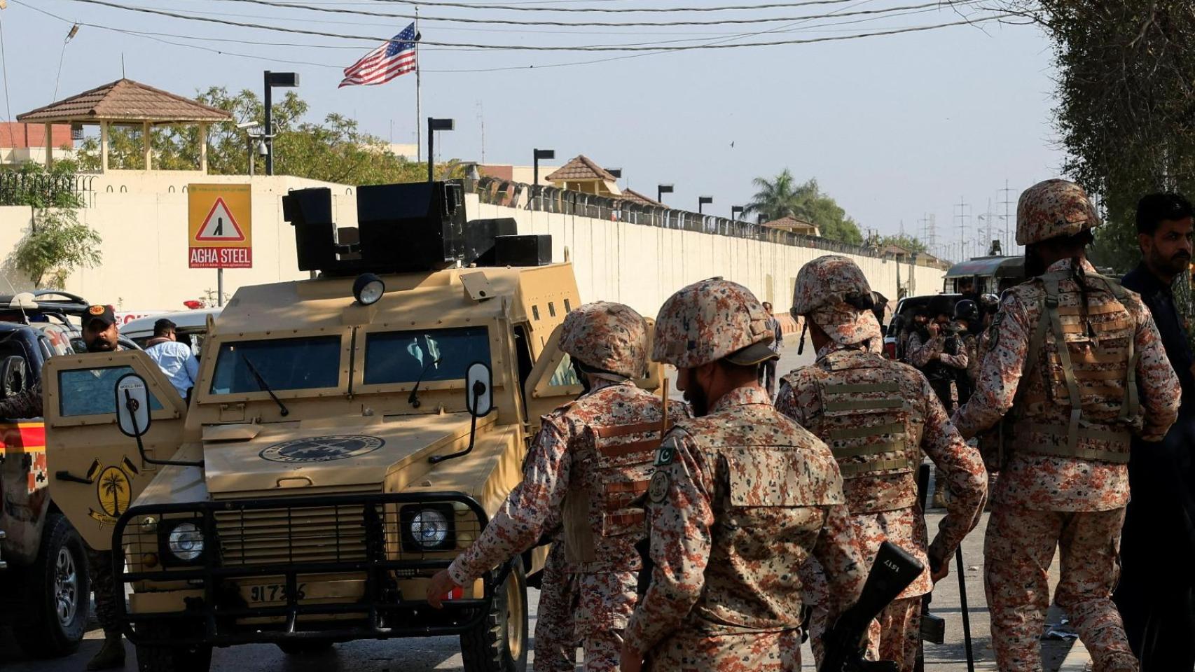 Al menos tres soldados de EEUU mueren en la operación 'Furia Épica': Washington afirma hundir un buque militar iraní