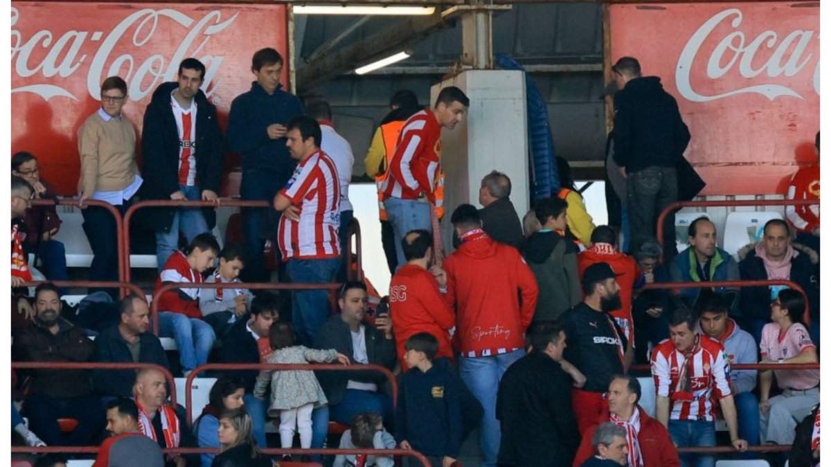 Se suspende el partido en El Molinón por el fallecimiento de un espectador<br>