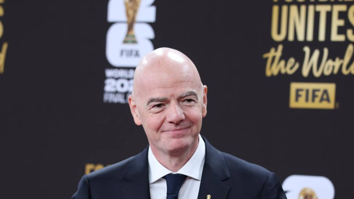 "Si un jugador dice algo racista tapándose la boca debe ser expulsado"