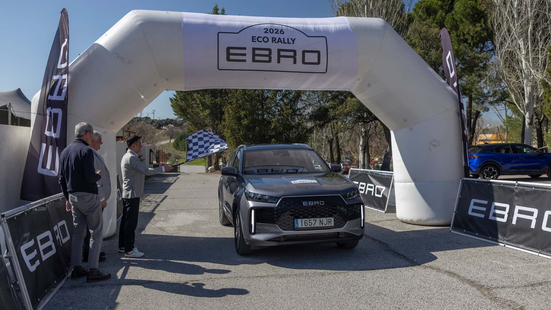 EBRO pone a prueba su gama electrificada en un Eco Rally