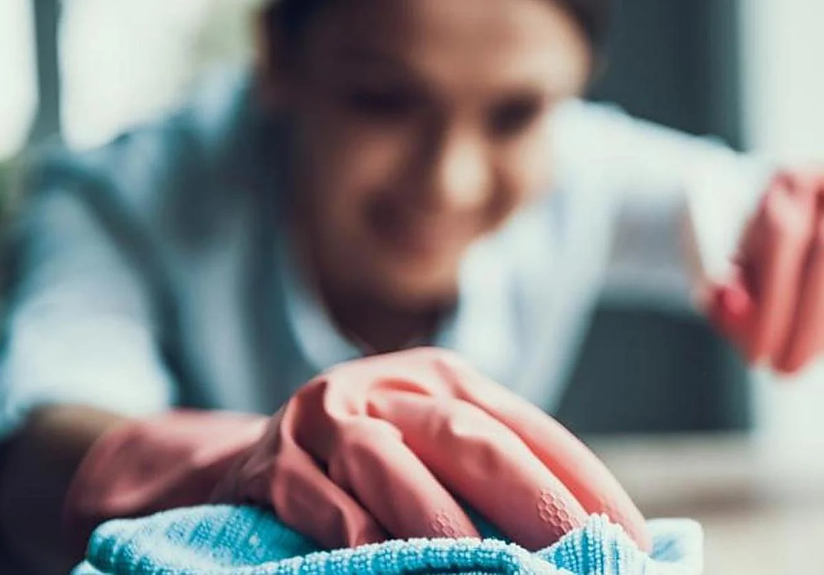 Despedida por demorarse en el desayuno y utilizar las redes sociales en el trabajo