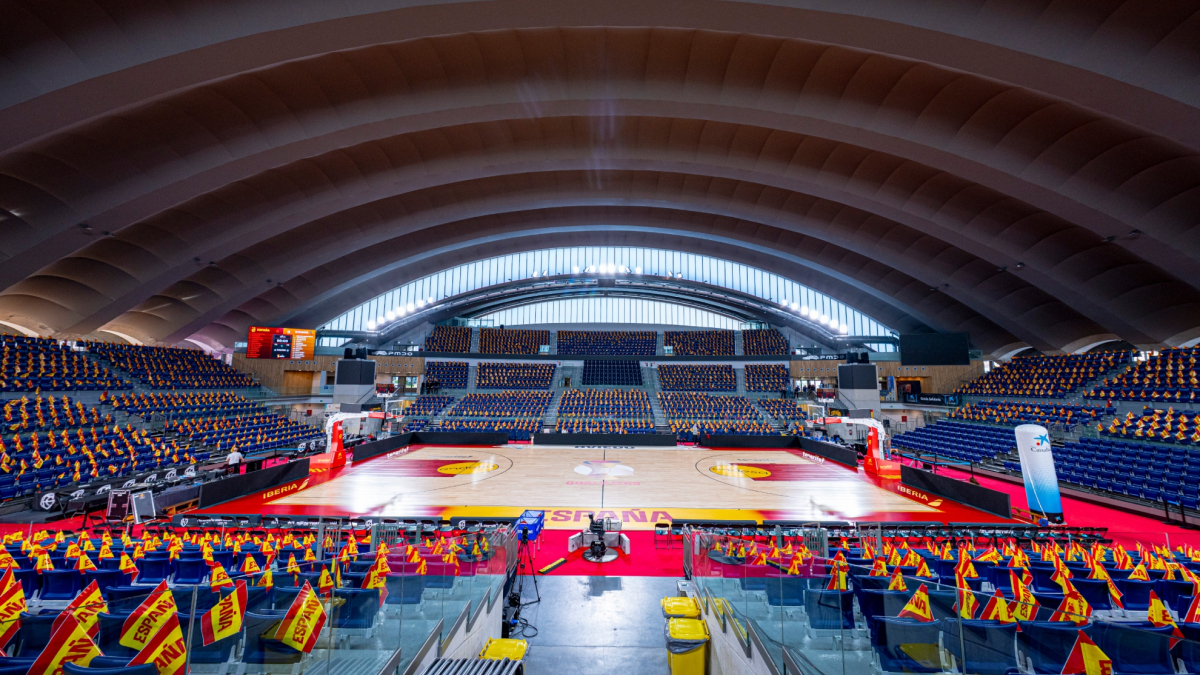 España juega en un pabellón que es una obra maestra de ingenieria