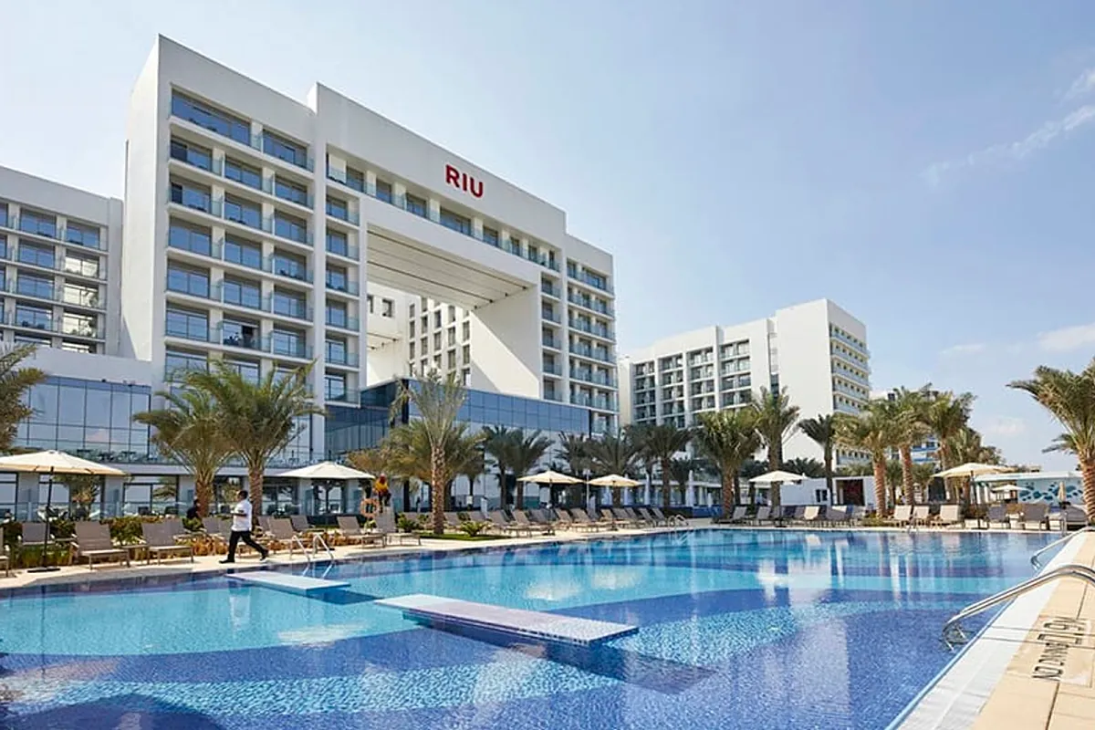 Las cadenas españolas lanzan planes de contingencia en el Golfo Pérsico