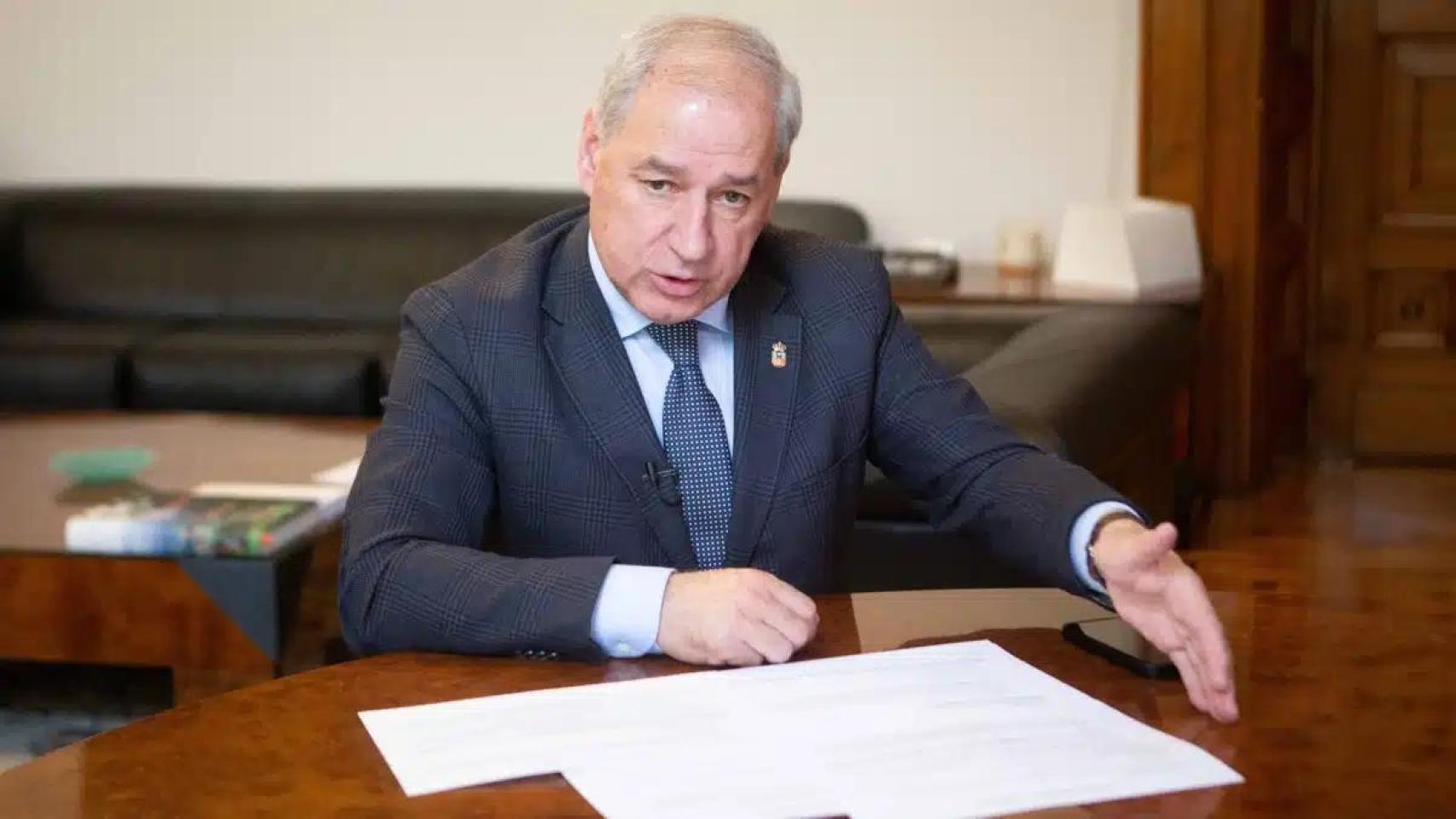 José Tomé dimite como presidente de la Diputación de Lugo después de que el BNG amenazara con retirarle "su apoyo"