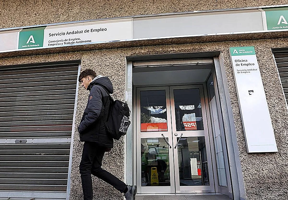 El paro baja en 2.629 personas en febrero en Andalucía hasta los 588.474 desempleados
