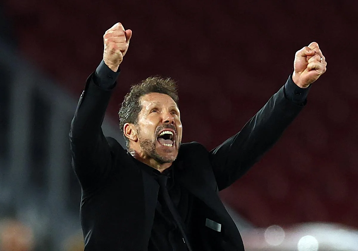 El Atleti sobrevive en el Camp Nou y es finalista de Copa