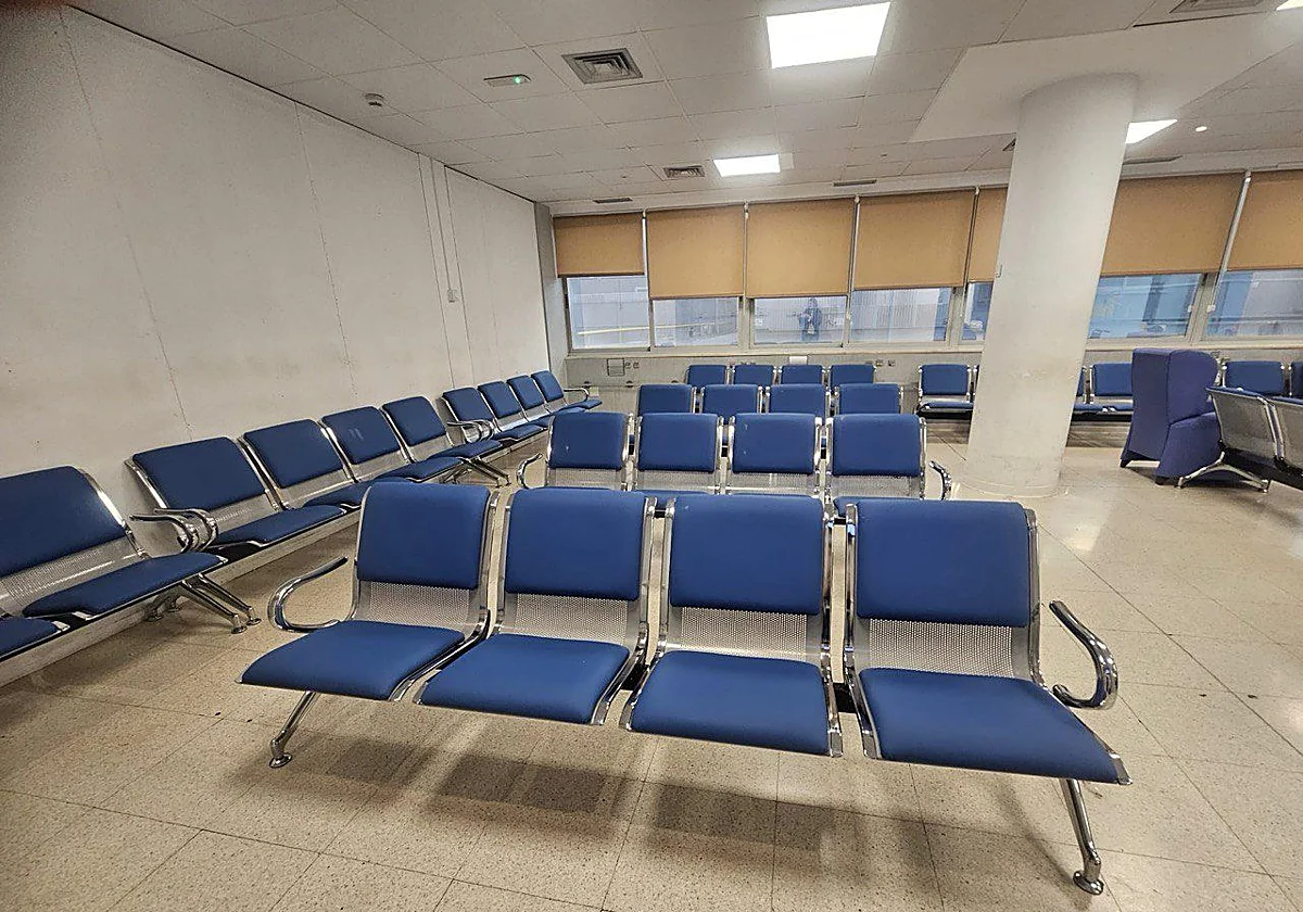 El Hospital Clínico de Málaga renueva el mobiliario del servicio de Urgencias