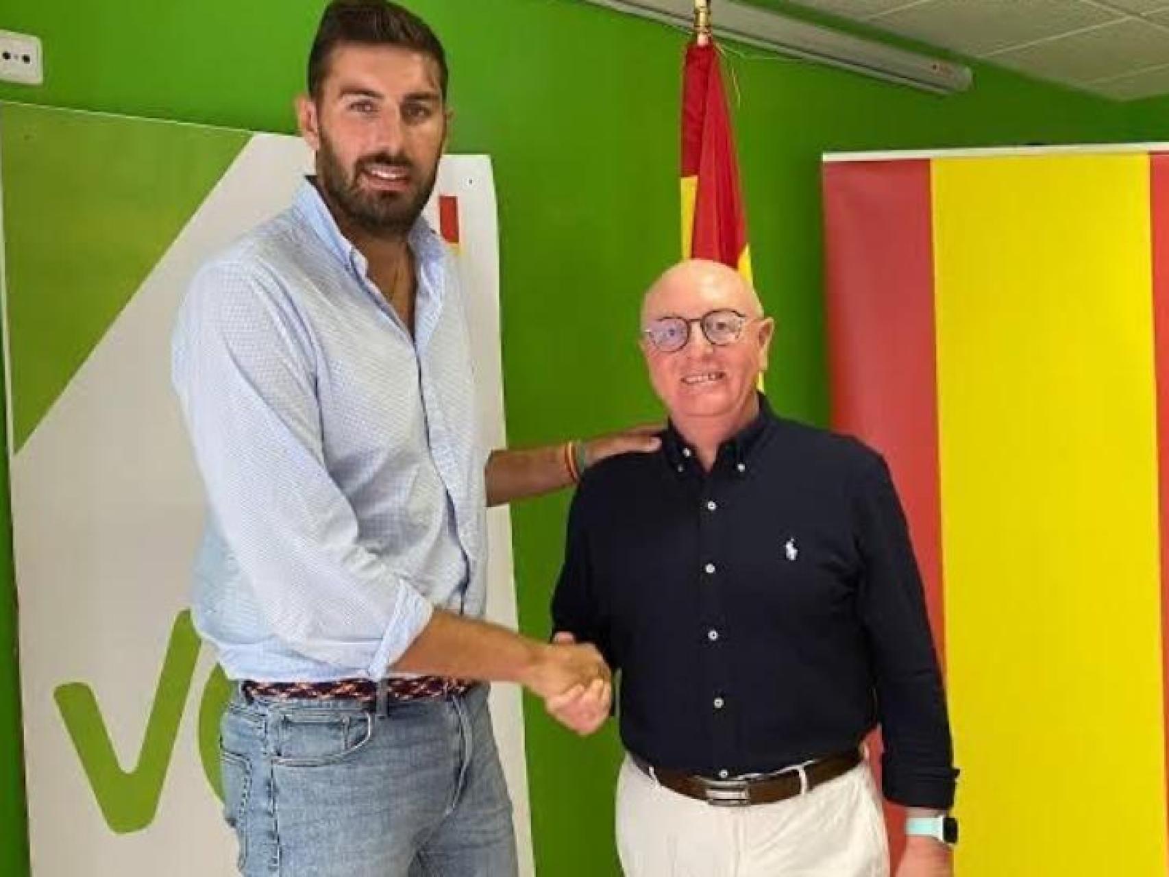 Antelo denuncia a Vox  por usurpación de identidad y falsedad documental: "Usan su firma para cesarlo de portavoz"