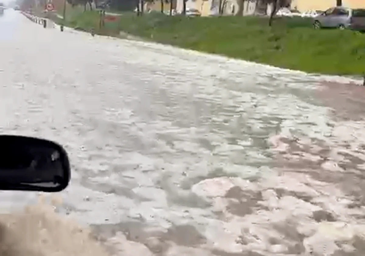 La borrasca Regina y la calima dejan varias trombas de «granizo de barro» en Málaga