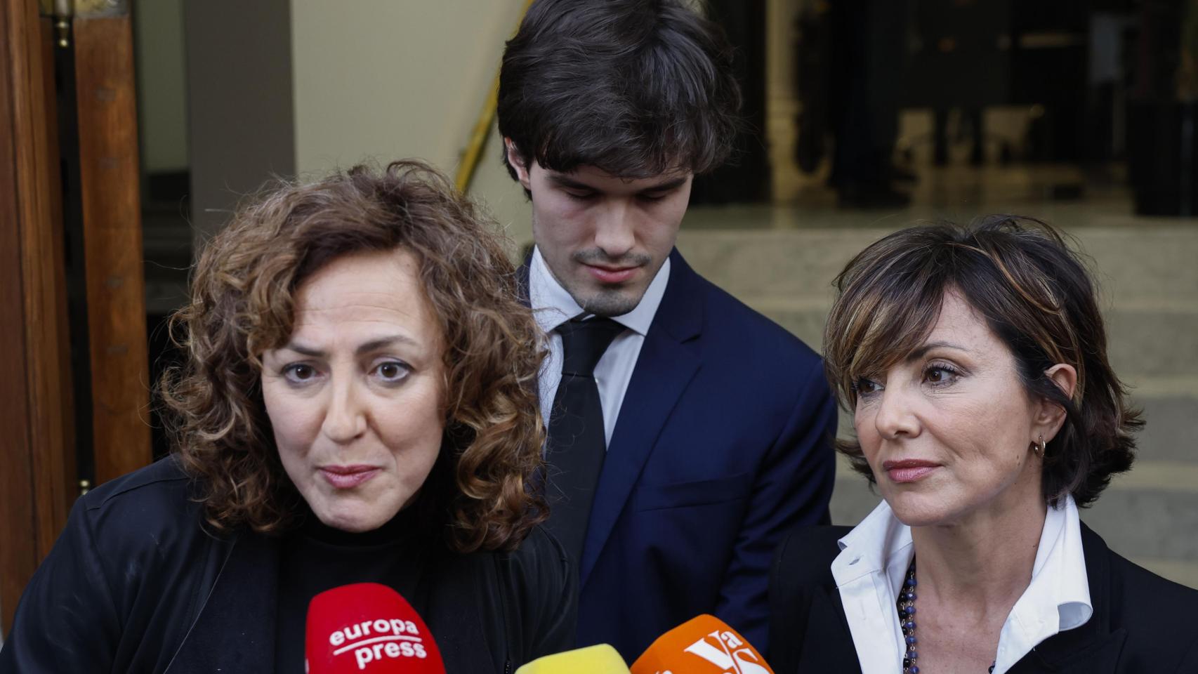 Primeras palabras de Sonsoles Ónega y sus hermanos tras la muerte de su padre: "Ojalá podamos continuar su legado"