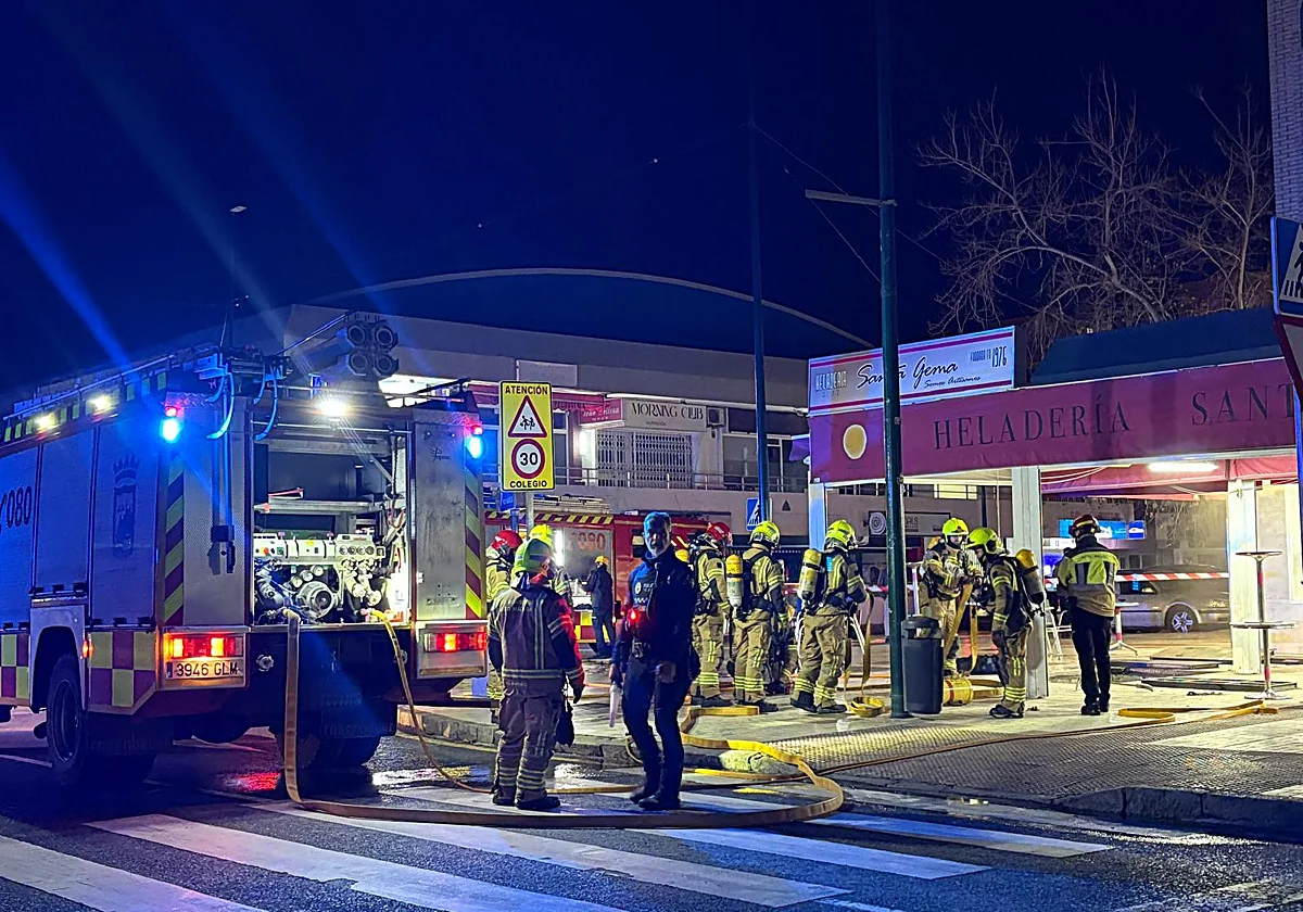 Susto en Echeverría de El Palo tras arder un transformador que ha dejado a vecinos sin luz