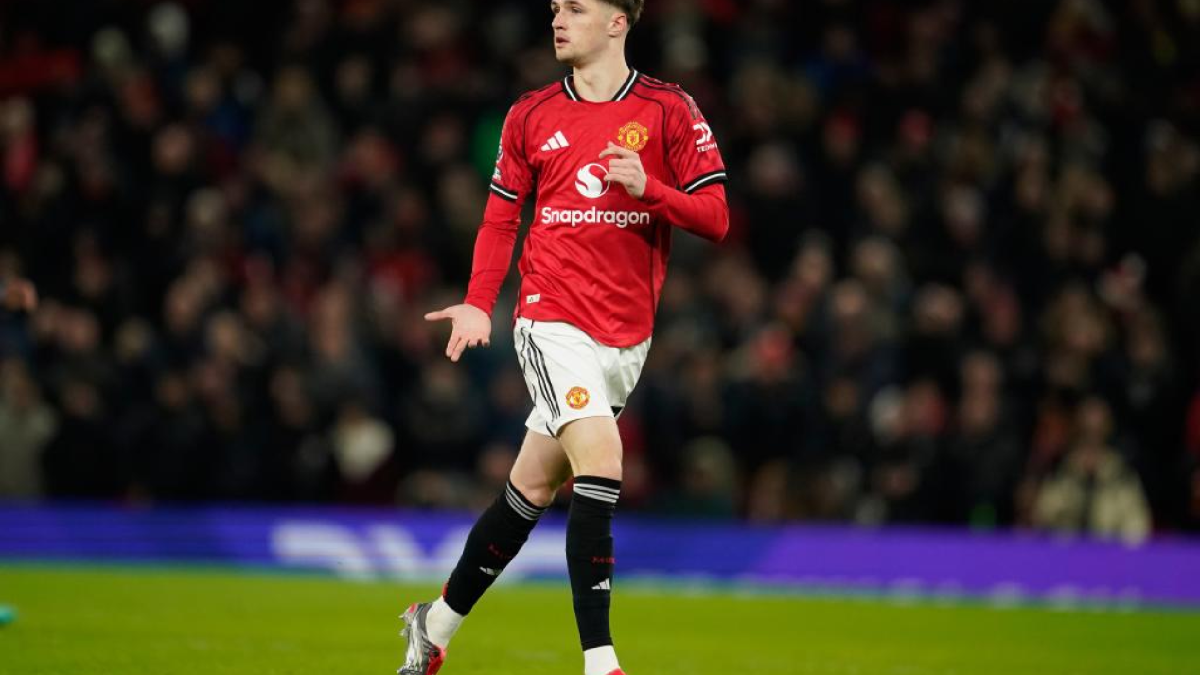 El hijo de una leyenda del United se disculpa por un insulto homófobo