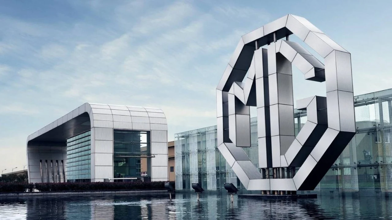 MG quiere producir en Europa para no ir a rebufo de BYD: cinco países lideran la puja y España está entre ellos