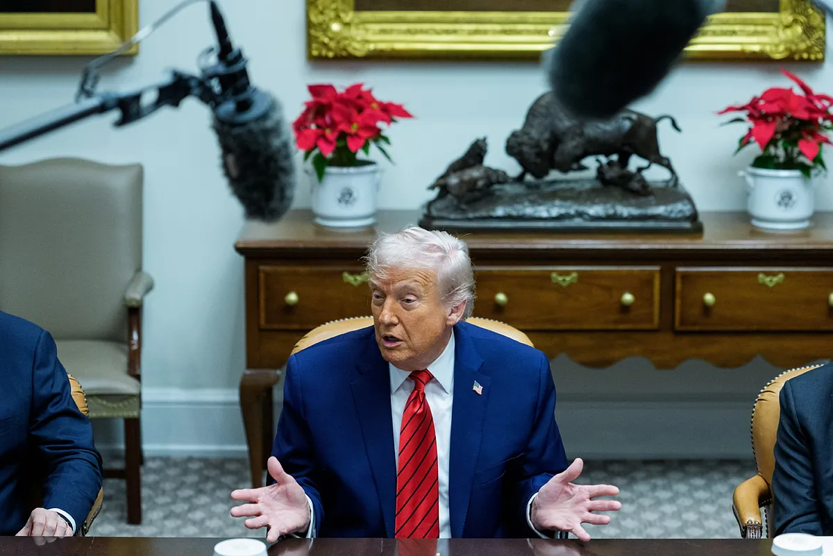 Trump se opone a que Warner Bros conserve la cadena CNN en cualquier acuerdo de fusión