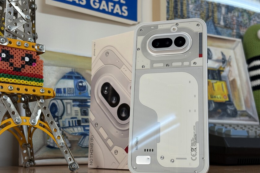 Nothing Phone (4a), análisis: la fórmula del diseño transparente, ahora mejor en todos los aspectos