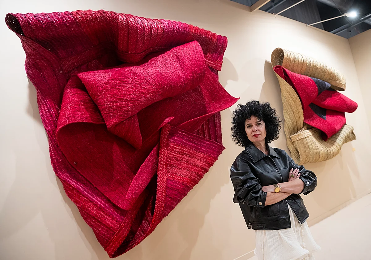 Reanudar hilos: una enorme Sonia Navarro, en diálogo con Aurèlia Muñoz