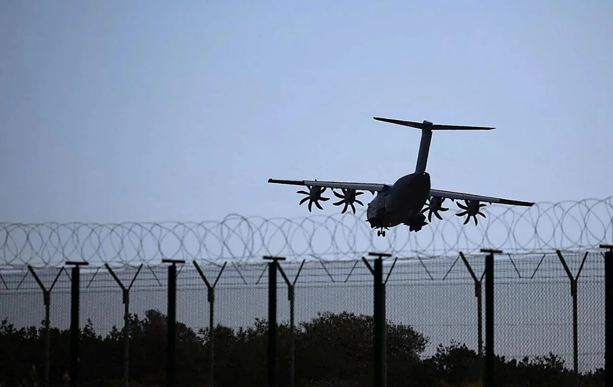 Los números del terror: la emisora fantasma que emite una clave secreta desde el comienzo de la guerra de Irán