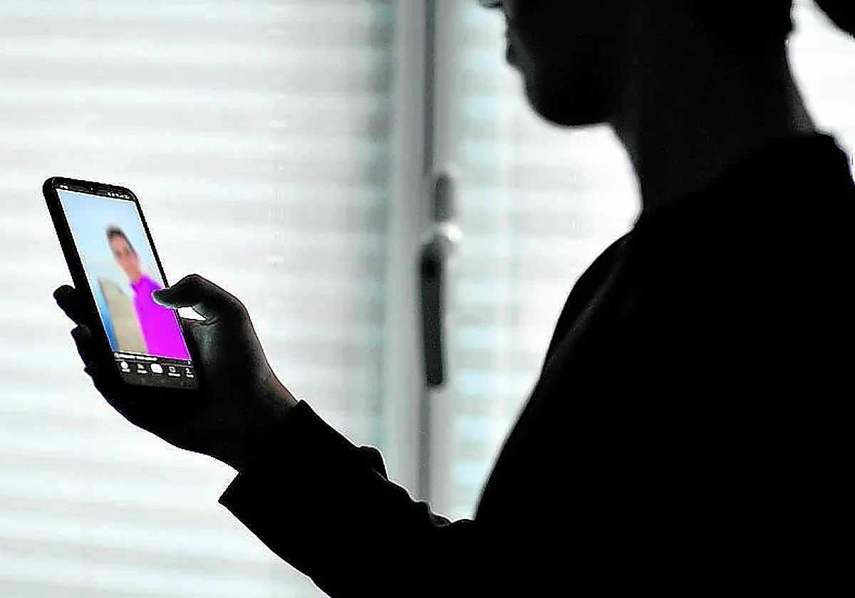 Solicitan 22 años de cárcel para un profesor de Irun por ofrecer dinero o regalos a tres alumnas a cambio de favores sexuales