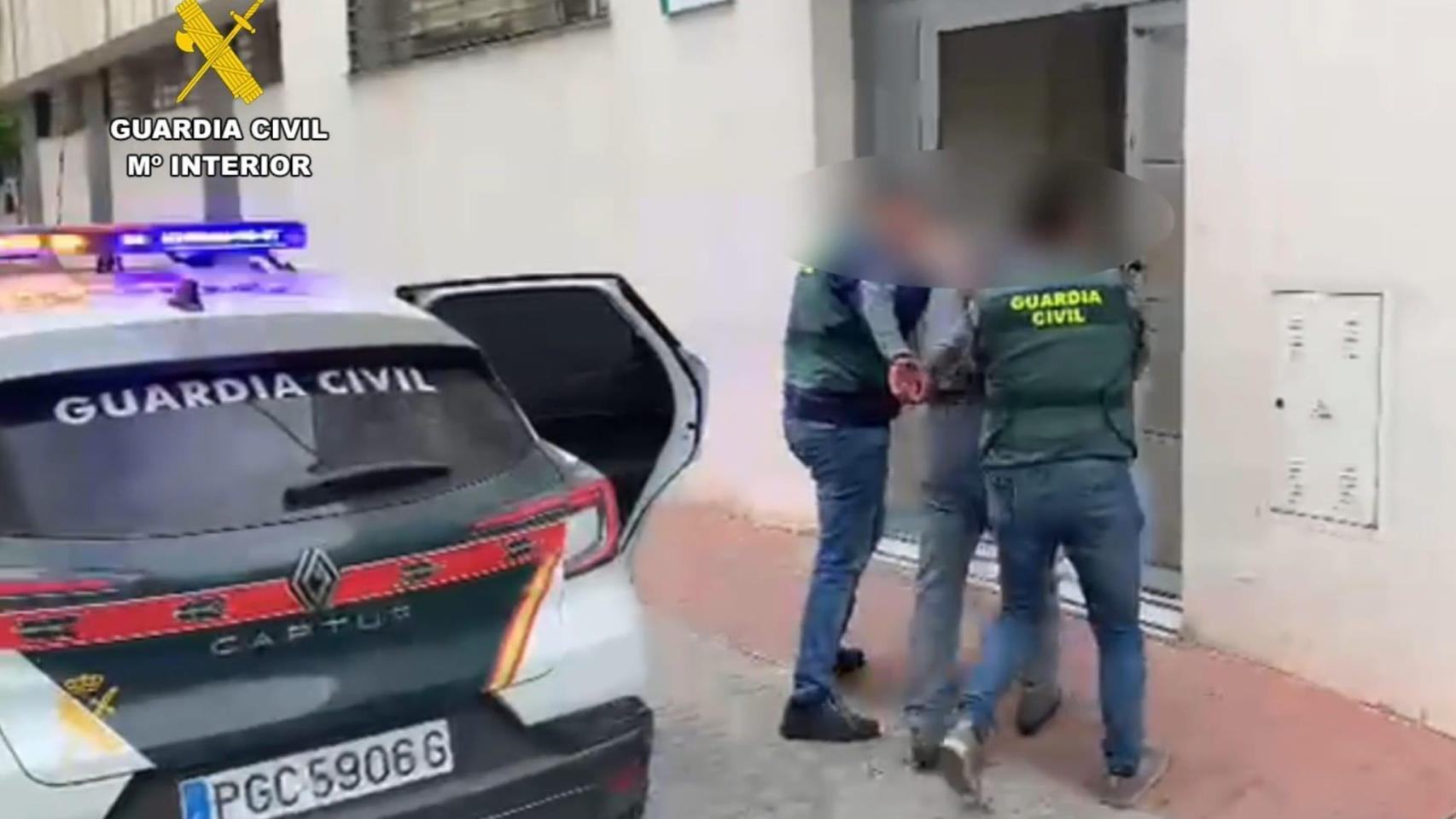 Cae el líder de una banda acusada de 31 robos en casas del Aljarafe: se hizo pasar por Guardia Civil y asaltó un cortijo