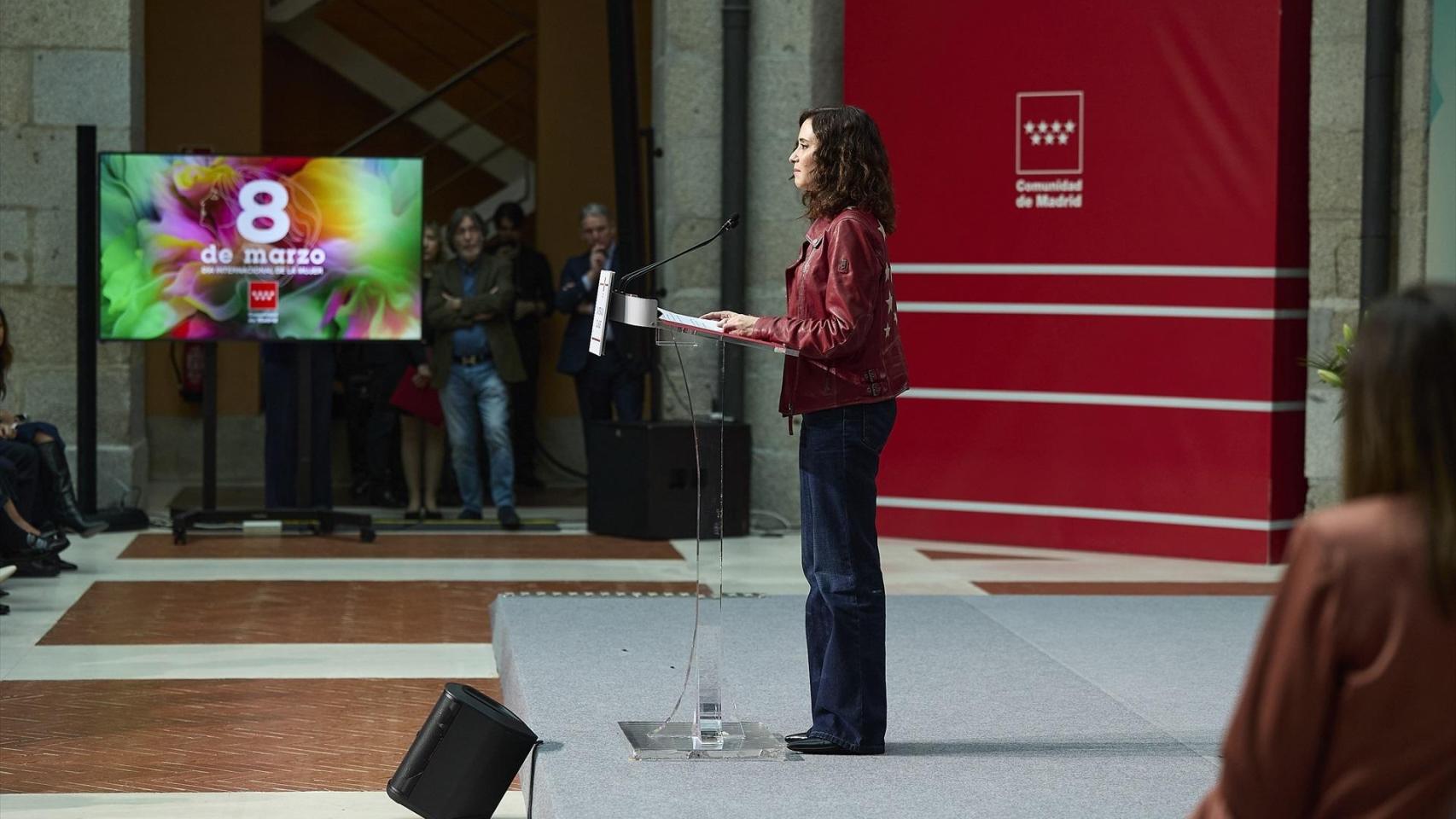 Ayuso rechaza los "discursos bienquedas" del 8M y pregunta: "¿Cuándo apelamos al derecho internacional por las iraníes?"